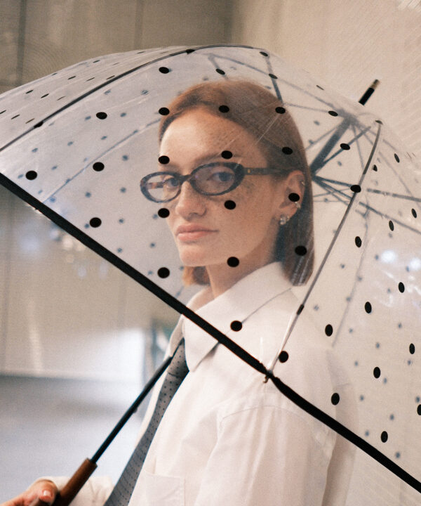 Alternative view of Parapluie cloche transparent adulte - Pois noirs - Anny